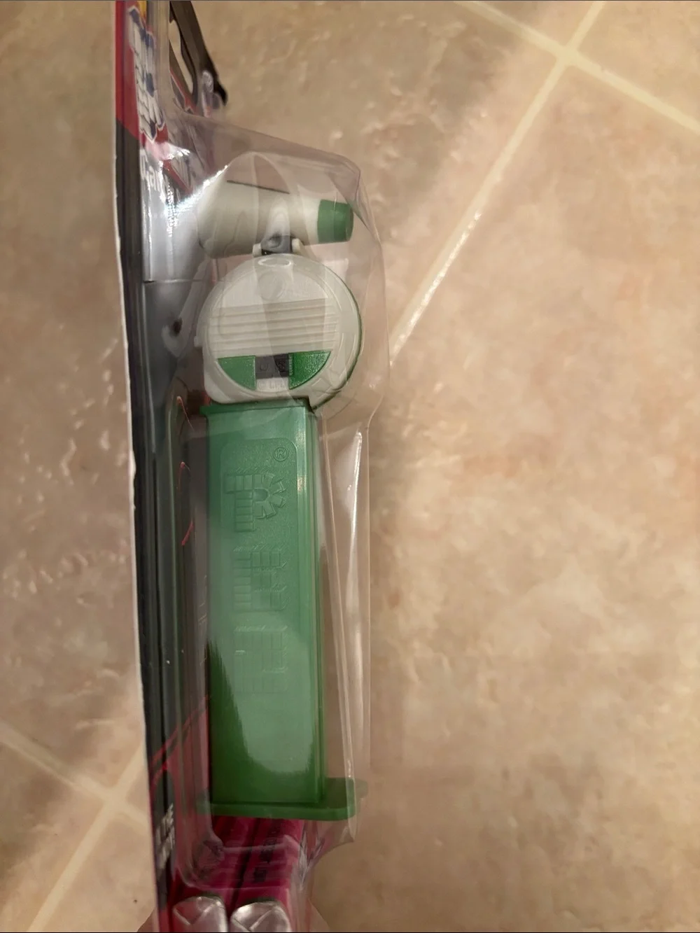 Disney Star Wars Green and White PEZ Candy Dispenser(Droid D-O)